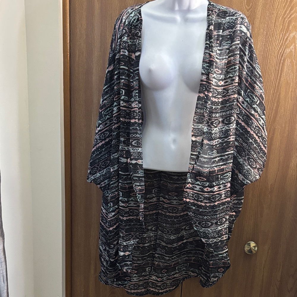 ❤️ No Boundaries Black and Pink Patterned Wrap